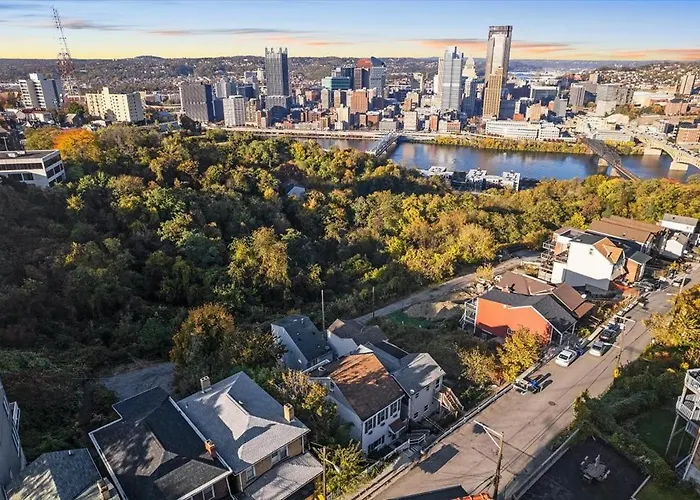 Holiday home A Million Dollar View And Off Street Parking Pittsburgh