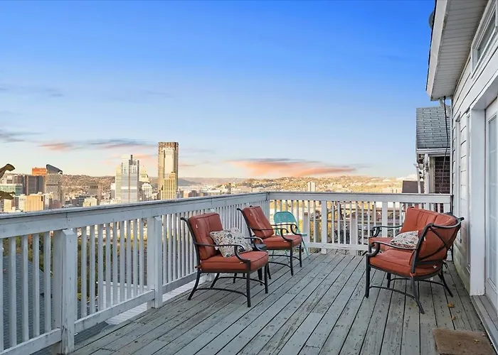 Holiday home A Million Dollar View And Off Street Parking