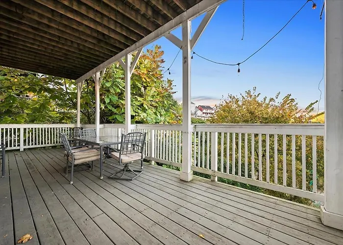 Holiday home A Million Dollar View And Off Street Parking